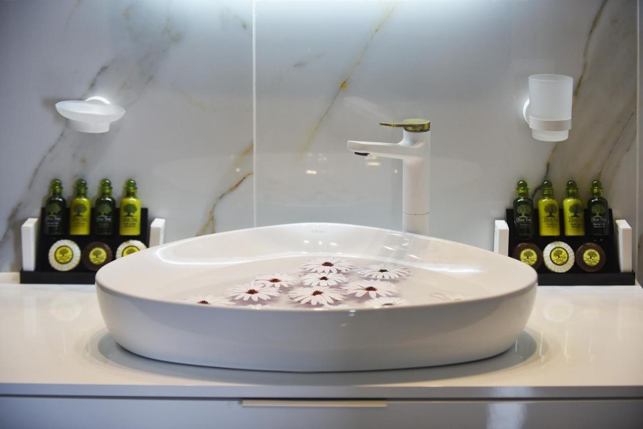 Syrene Luxury Suites Ermupoli Zewnętrze zdjęcie
